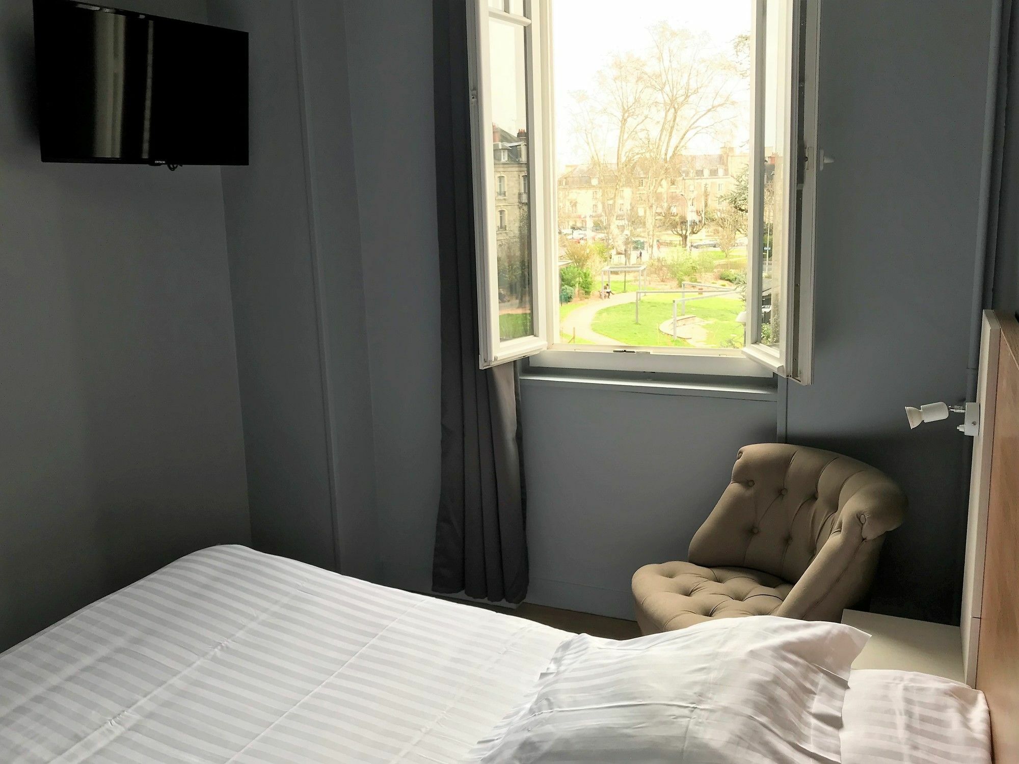 Citotel Hotel Le Chapon Fin 布里夫拉盖亚尔德 外观 照片